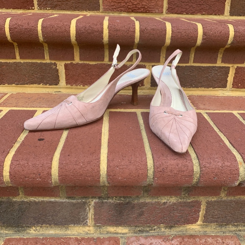 Mauve suede pumps size 8M, NWOT; never worn.